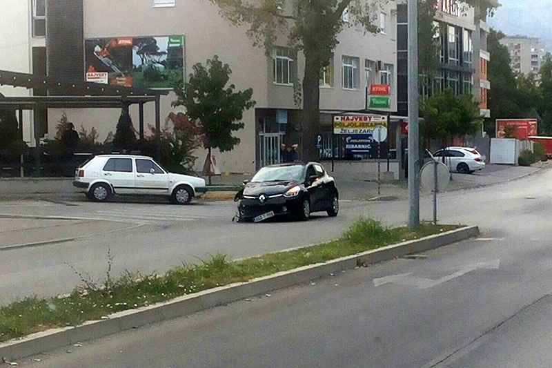 Prometna nesreća u Mostaru: Automobilom se zabio u prometni znak