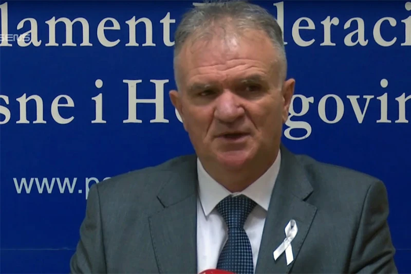 ''SDA će vrlo brzo izaći s tim tko nije spreman da podrži umirovljenike, borce, poljoprivrednike''