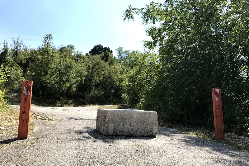 Pun kombi Arapa zalutao prema širokobriješkoj crkvi za vrijeme mise