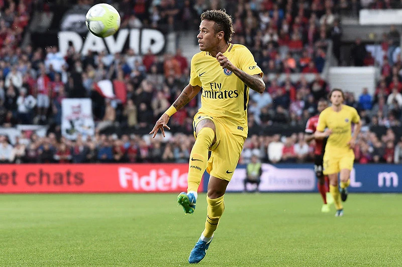 VIDEO | Neymar zabio i asistirao u debiju, komičan autogol braniča Guingampa