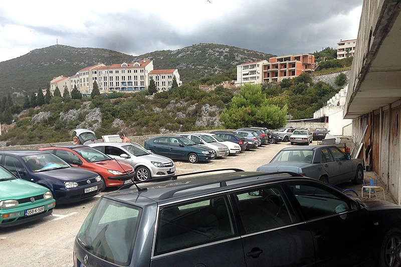 Neum: Mladić izboden nožem