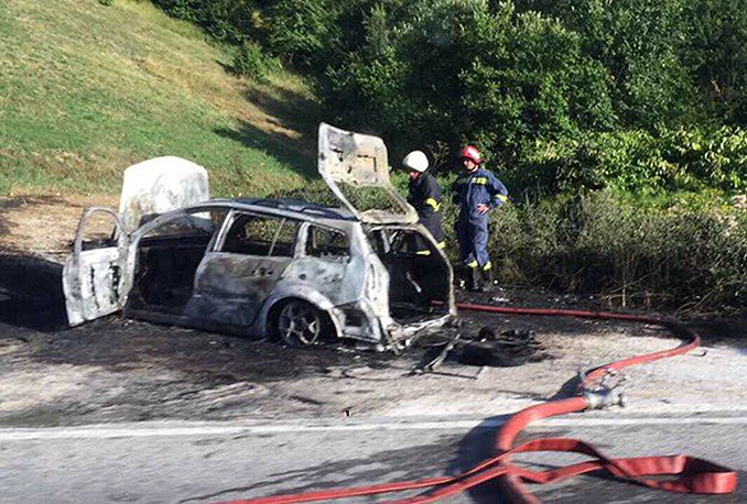 Konjic-Sarajevo: Automobil planuo u vožnji