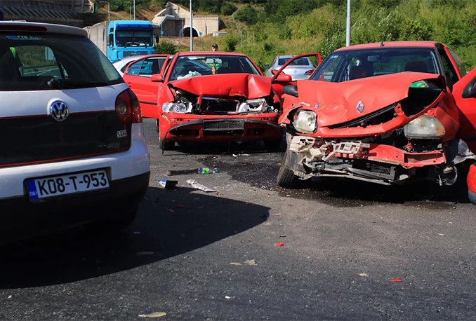 M-17: U sudaru dva automobila ozlijeđeno pet osoba