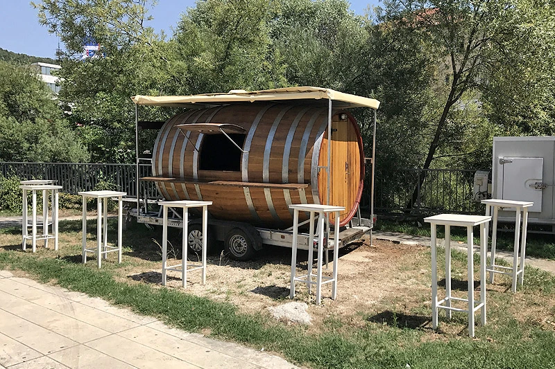 Što radi velika pivska bačva u središtu Širokog Brijega?