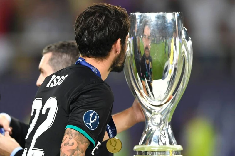 Manchester United nije uzeo Isca jer mu je glava prevelika za tijelo!?