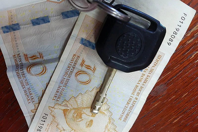 Policajac se odbio počastiti s 20 KM