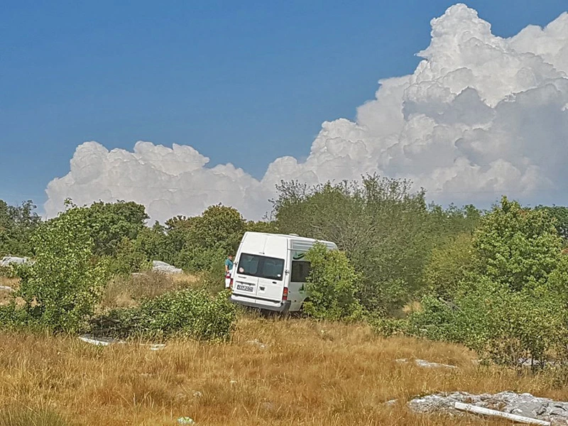 Mostar: Sudar minibusa i osobnog automobila na putu za Nevesinje