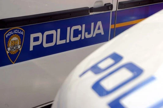 Knin: Uzvikivali ''Za dom spremni'' pa završili na policiji