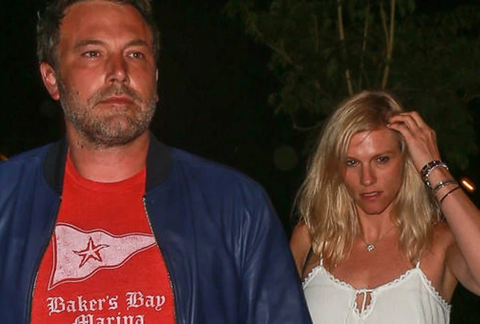 Ima li Affleckova nova cura loš utjecaj na ovog 'liječenog' alkoholičara?