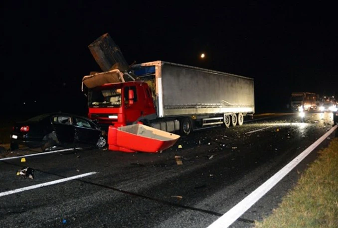 Slavonski Brod: U sudaru kamiona iz BiH i dva automobila poginula jedna osoba