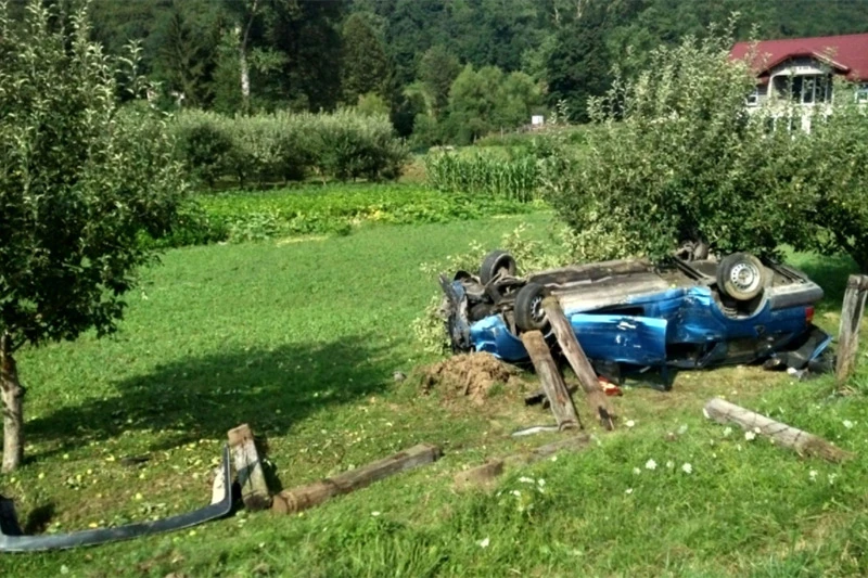 Izletio s ceste i prevrnuo se