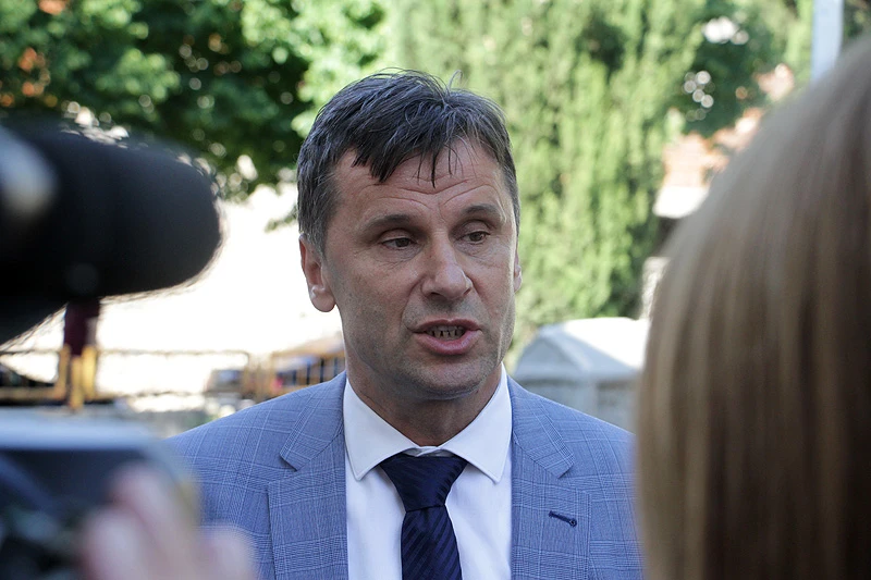 Vlada ne može naći plac pa ne može ni rješiti korupciju