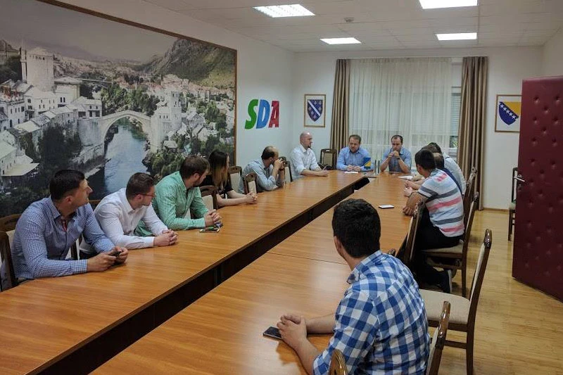 SDA-ova mladež iz HNŽ-a ''oplela'' po dojučerašnjim članovima te stranke