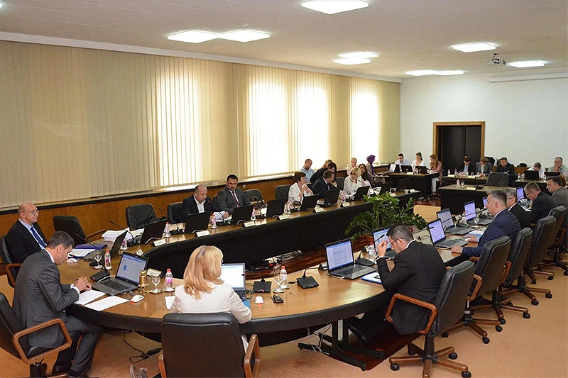 Vlada FBiH: Vraćeno 220 milijuna KM duga više nego što je iznosilo novo zaduženje