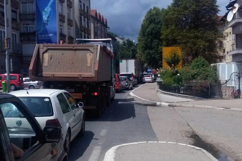 Sudar izazvao prometni kolaps u Konjicu