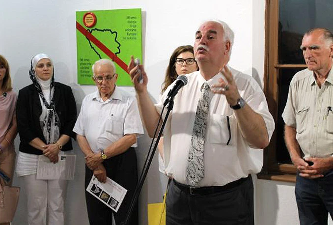 Otvorena izložba instalacija o domaćim i stranim političkim elitama