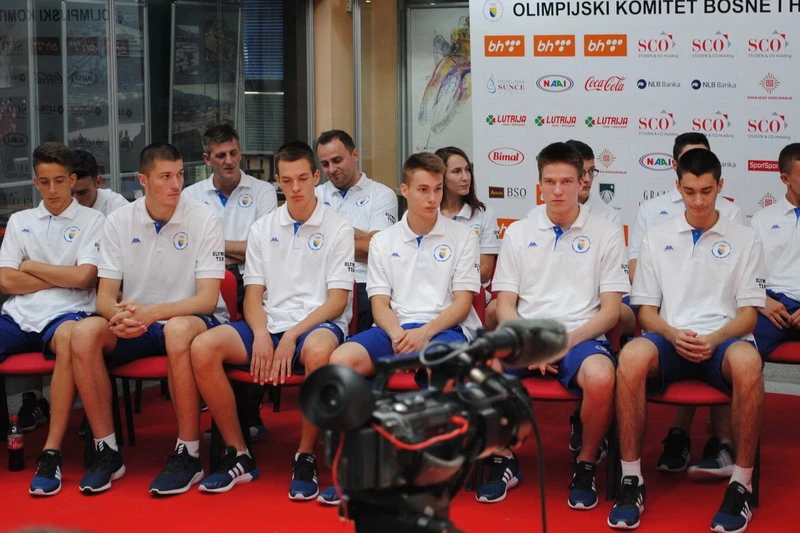 Mostarac Karlo Zelenika među putnicima u Gyor