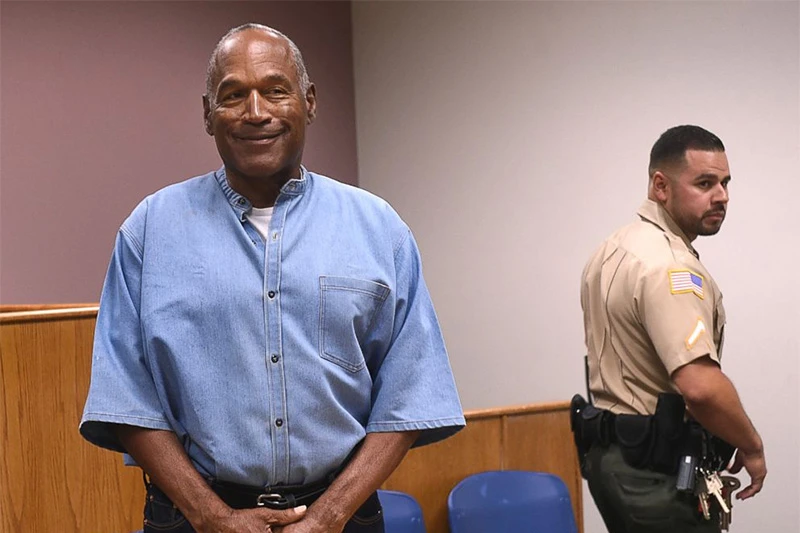 Nakon devet godina zatvora O. J. Simpson izlazi na slobodu