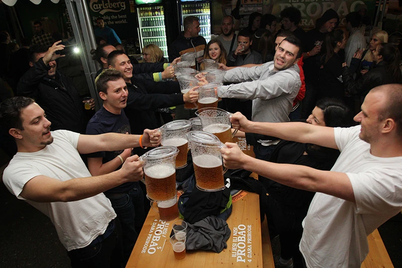 Najbolji beer provod u Carlsberg šatorima: Osvoji piva koliko možeš ponijeti