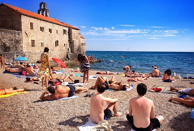 Budvanska rivijera:  Od 63.000 gostiju, samo 231 domaći