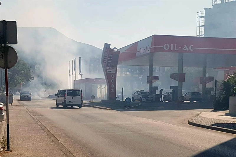 Mostar: Požar kraj benzinske crpke