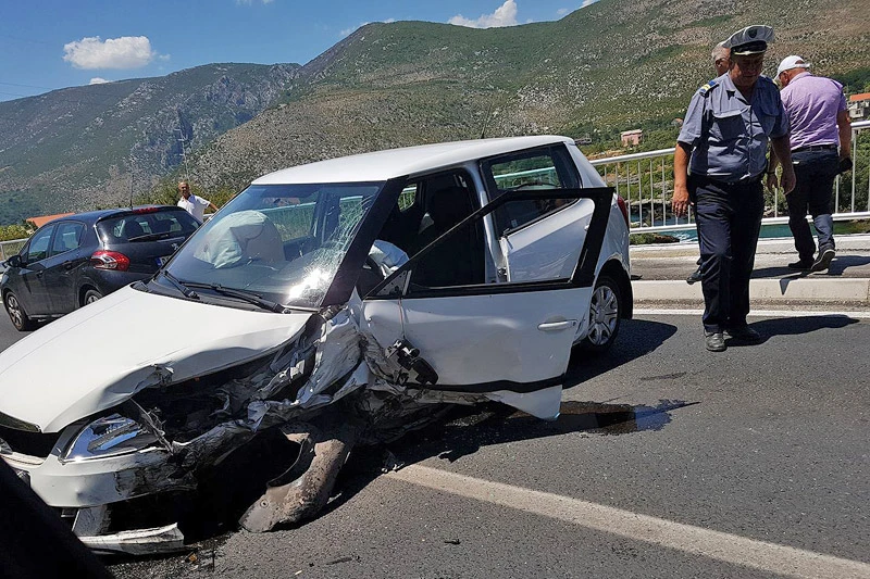 Teška prometna nesreća na ulazu u Mostar