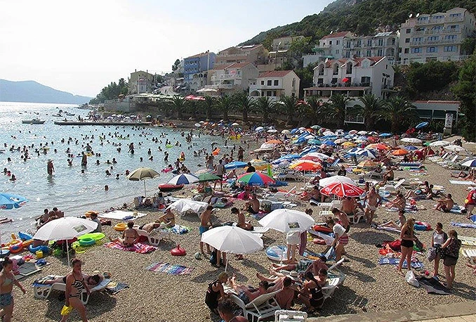 Par iz Mostara pokraden na neumskoj plaži