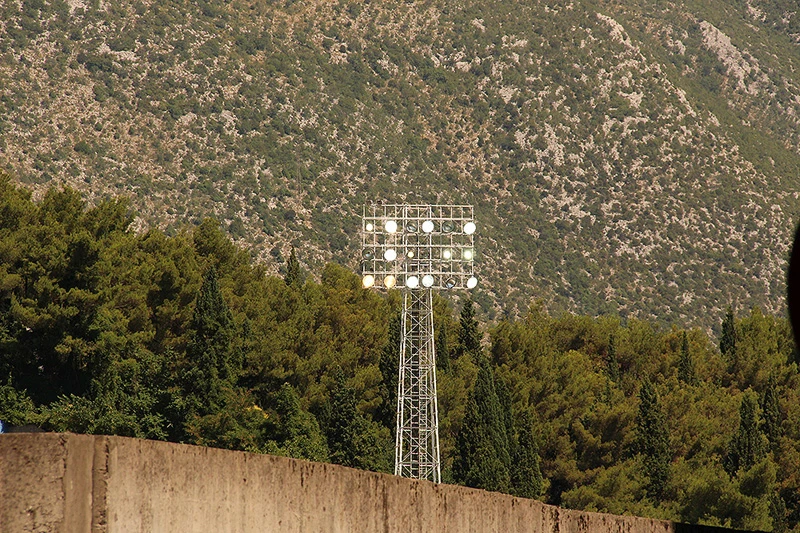 Reflektori na stadionu Zrinjskog uključeni i na +40