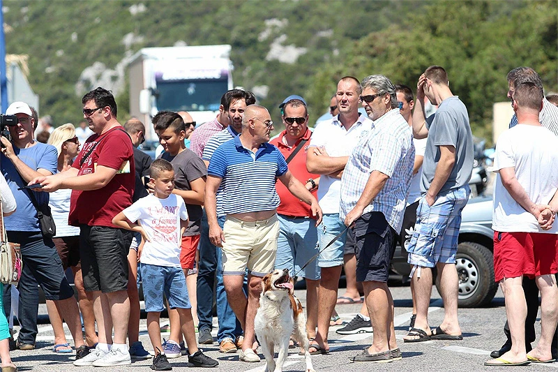 Čovićeva reakcija na blokadu: Ubrzat ćemo izgradnju ceste Stolac-Neum