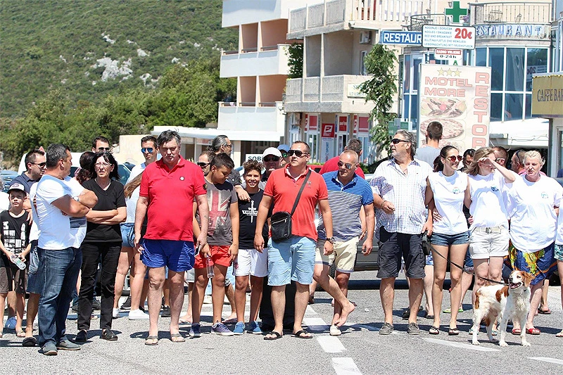 VIDEO | Počelo incidentom: Blokada u Neumu završena nakon 15 minuta