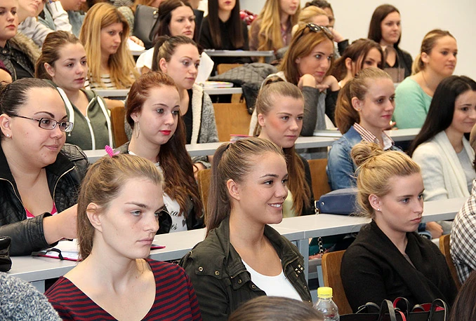 U 2016. studij završilo 32.895 studenata