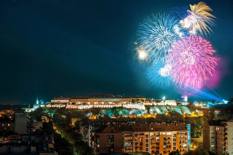 Spektakularnim vatrometom otvoren 18. Exit Festival