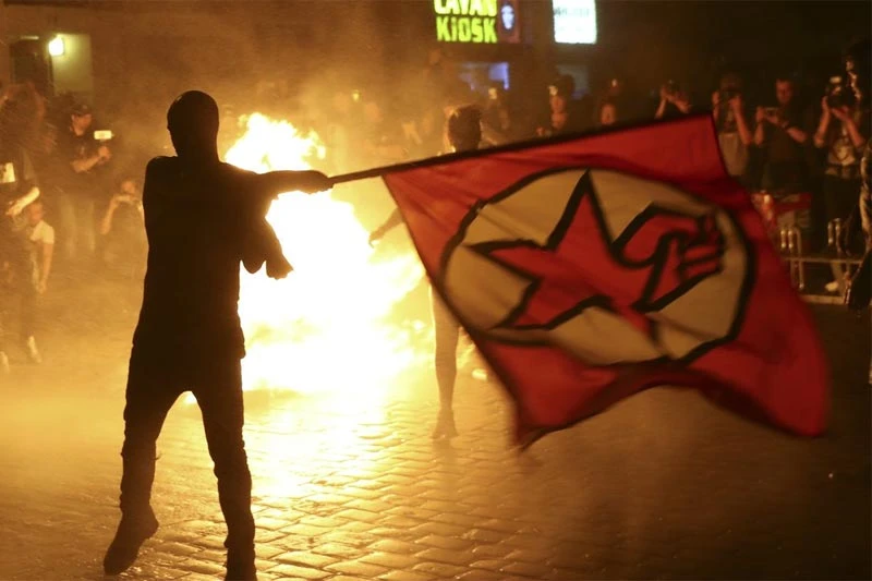 U Hamburgu ozlijeđeno 76 policajaca