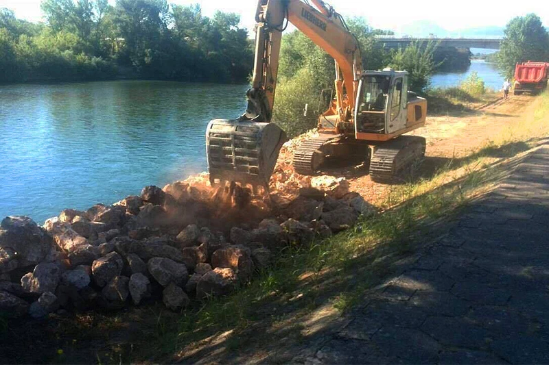 Čapljina: Uređuje se riva u središtu grada