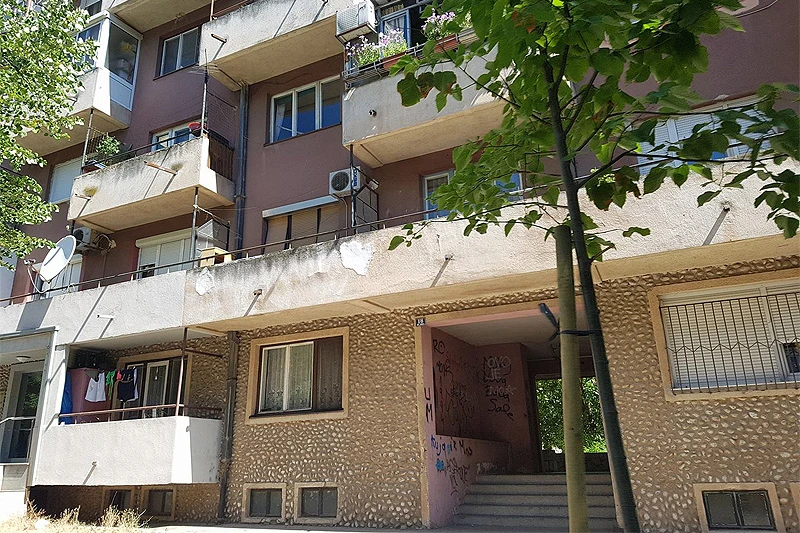 Požar u stanu u Mostaru, intervenirala dva vatrogasna kola