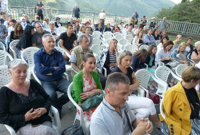 Pjesnici pod lipom: Sjajan uspjeh HKPD "Rodoljub" i "Fojničke škrinje"