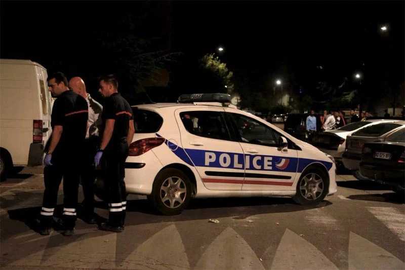 Osmero ranjenih u pucnjavi pred džamijom