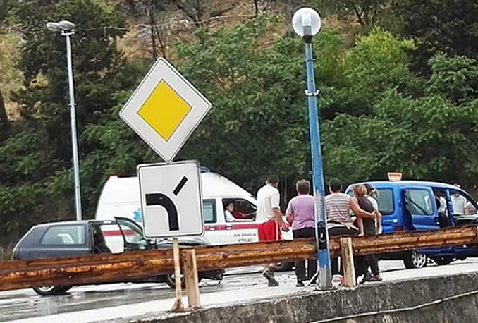 Stolac: Sudar Golfa i Citroena