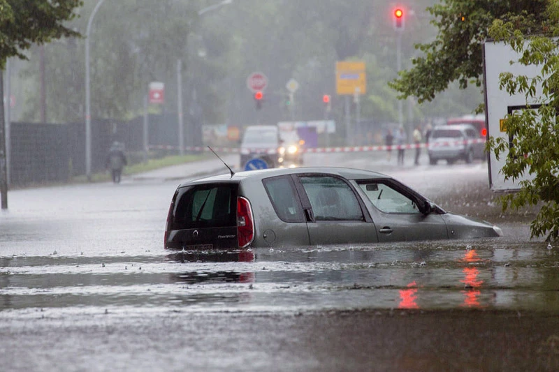 U nevremenu širom svijeta poginulo najmanje 36 osoba