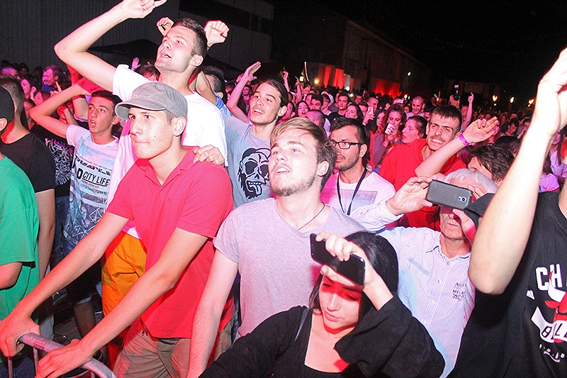 Festivalsko ludilo stiglo u Mostar: Mostar Summer Fest otvorio svoja vrata