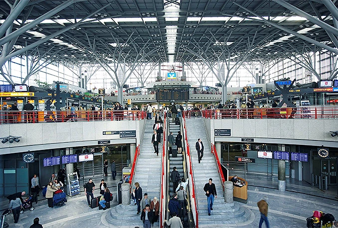 Stupila na snagu Trumpova zabrana putovanja