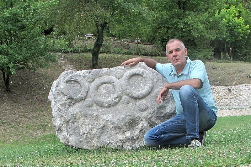 Žali Bože drveta koje je posječeno da bi nastale neke knjige