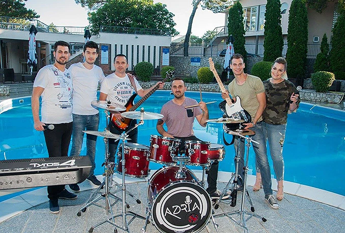 VIDEO | ''Dal' je kasno za nas?'': Prvi singl hercegovačkog Adria Banda