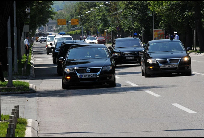 Vijeće ministara je legaliziralo neodgovorno raspolaganje službenim vozilima