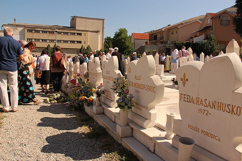 Mostarci na Šehitlucima odali počast palim borcima