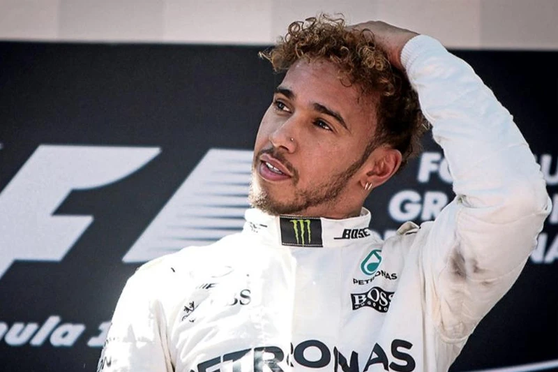 Hamilton nadmašio Sennu