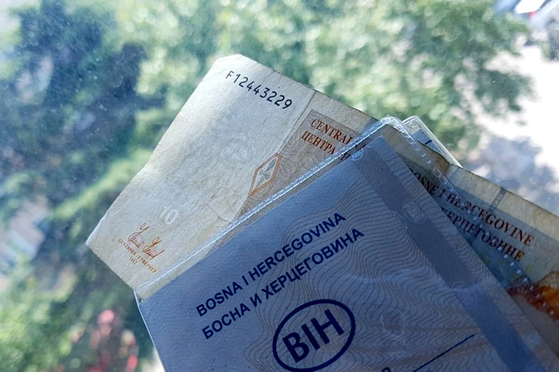 Uhićen zbog mita od 10 maraka
