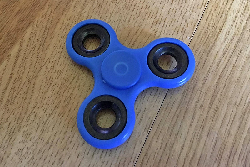 Carina zaplijenila 35 tona fidget spinnera i planira ih uništiti