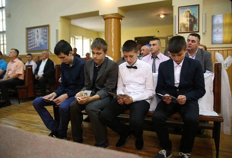 Sedmorica krizmanika u župi Drvar