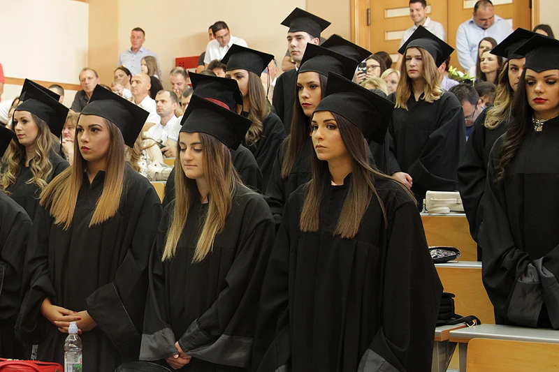 Diploma nije samo papir: Promovirano 59 diplomanata ekonomije u Mostaru